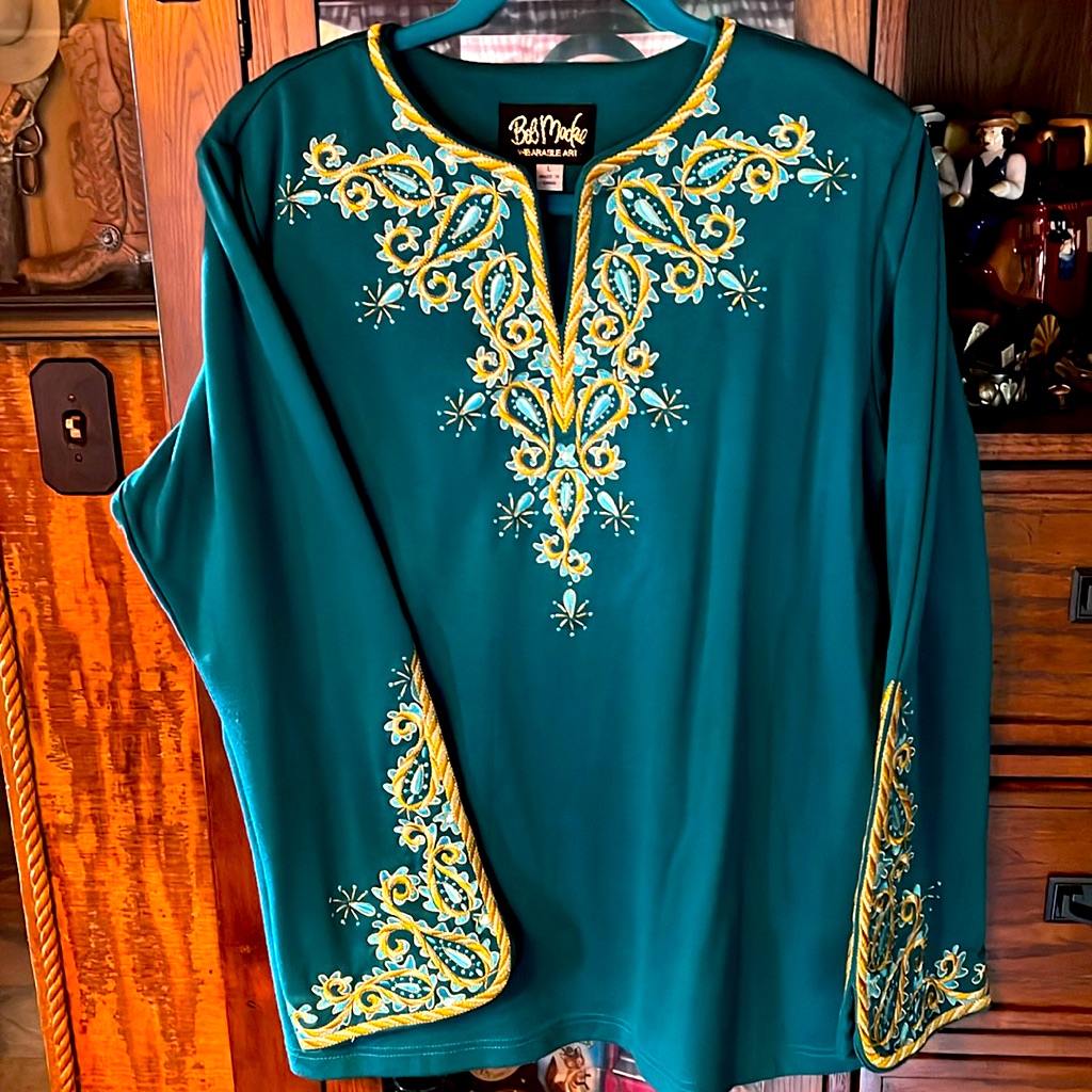 Beautiful Teal Bob Mackie Blouse.